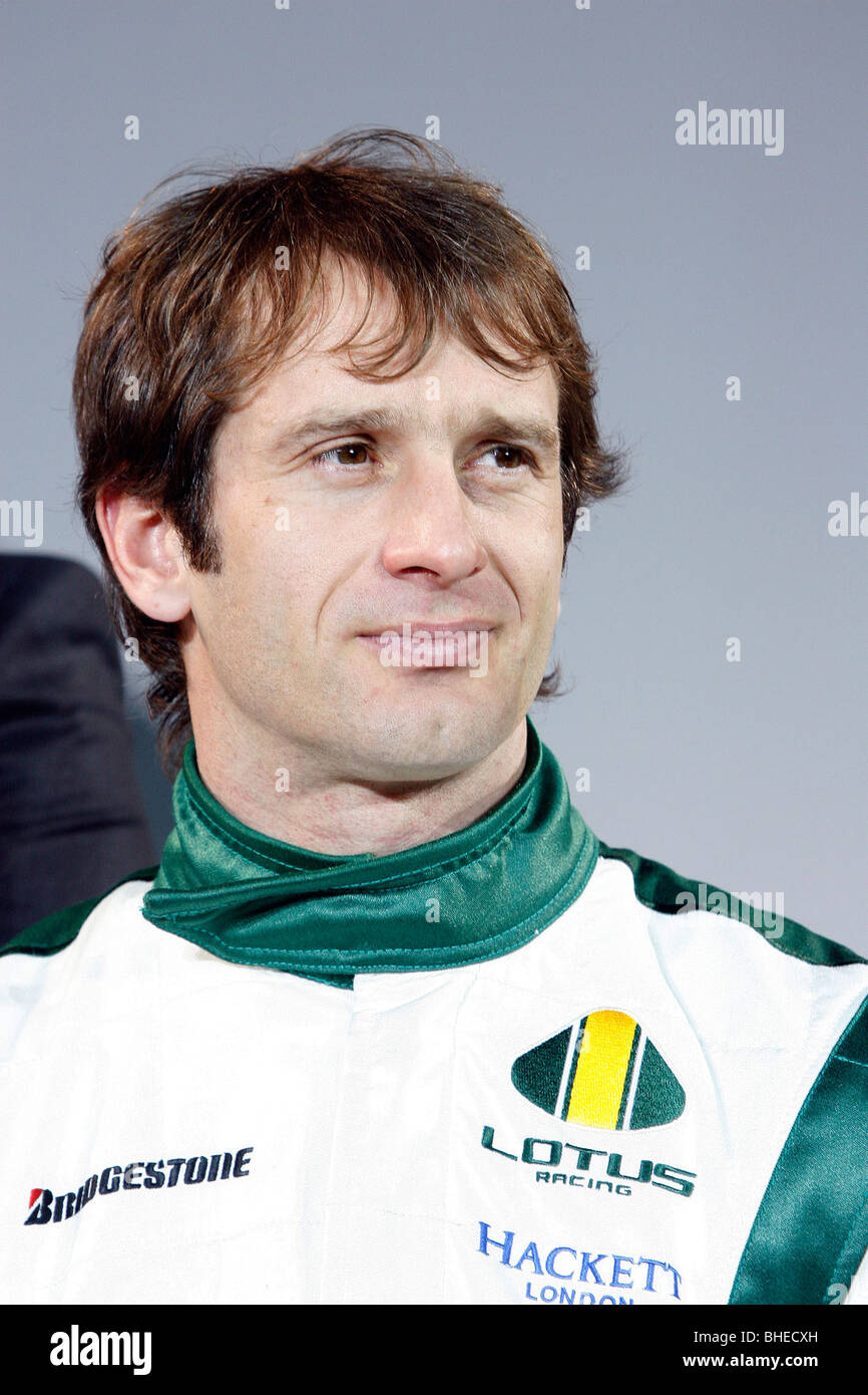 Italienische Fahrer Jarno Trulli bei Lotus Cosworth T127 Formel1 Auto am Team starten in London England Stockfoto