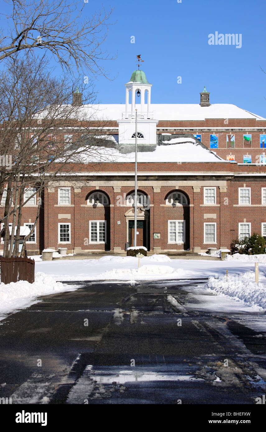 Zentrale Gebäude des Nissequoge River State Park auf dem Gelände der ehemaligen Könige Park psychiatrisches Krankenhaus Long Island NY Stockfoto