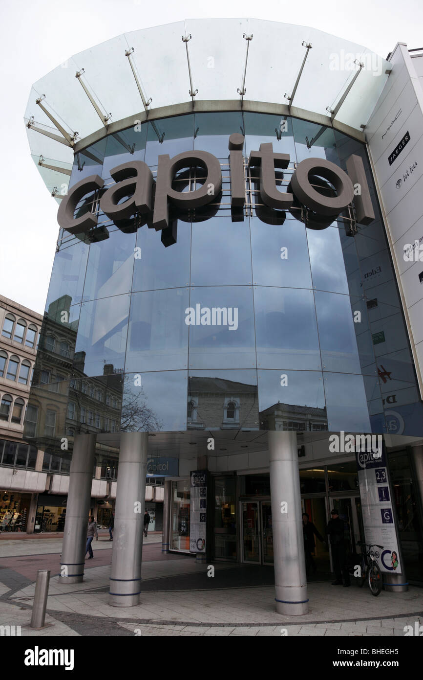 Eingang zum Kapital Shopping Center auf Queens street Cardiff Wales uk Stockfoto