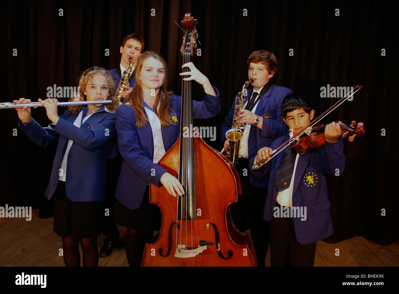 Mittelschule Musikgruppen üben für Konzert Stockfoto