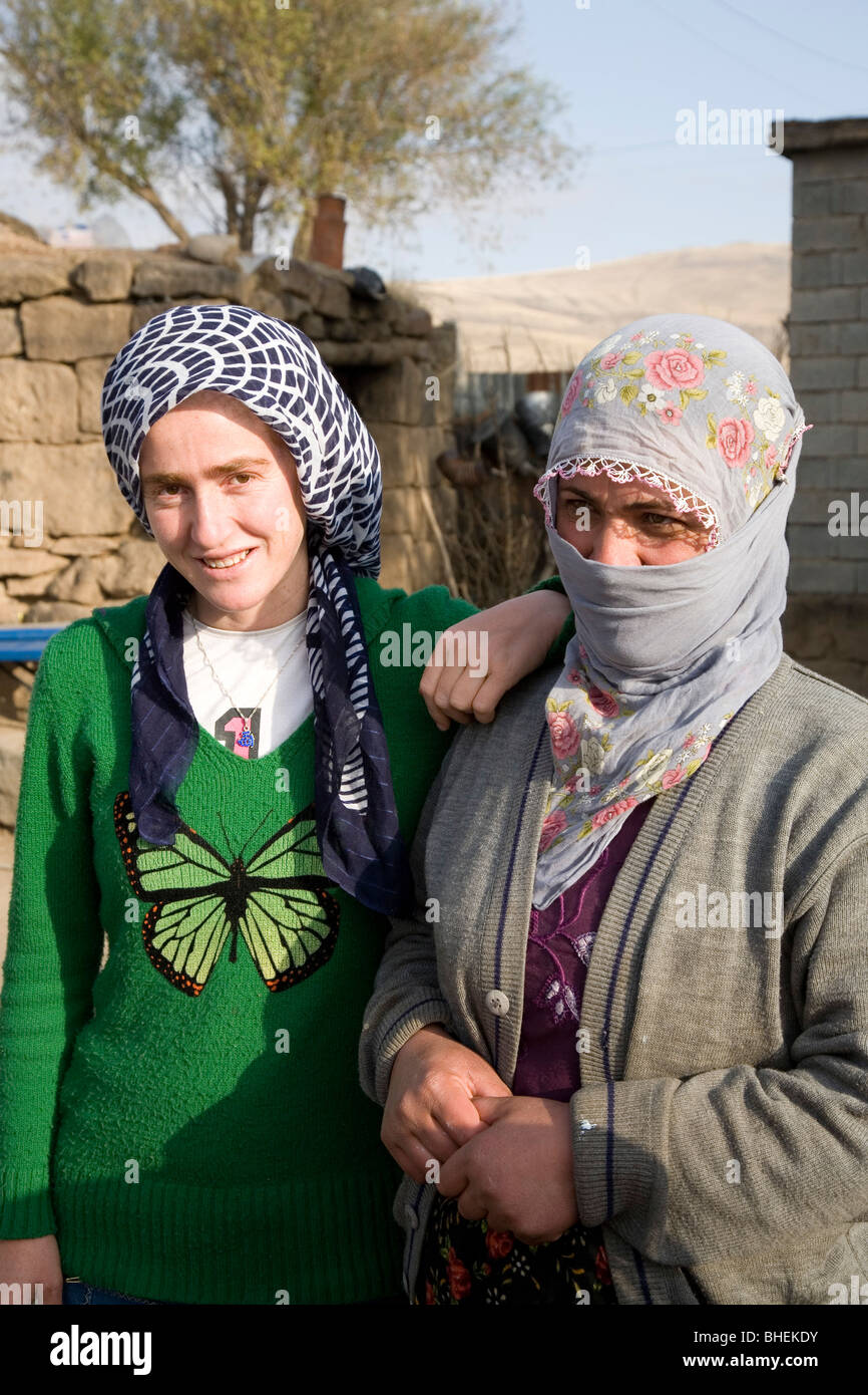 einheimische Frauen in Tatvan Türkei Stockfoto