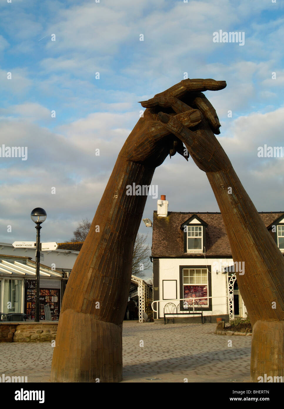 "Big Dance", installiert neue Skulptur von Ray Lonsdale Feb 2010 bei weltberühmten alten Schmiede, Gretna Green, Schottland Stockfoto