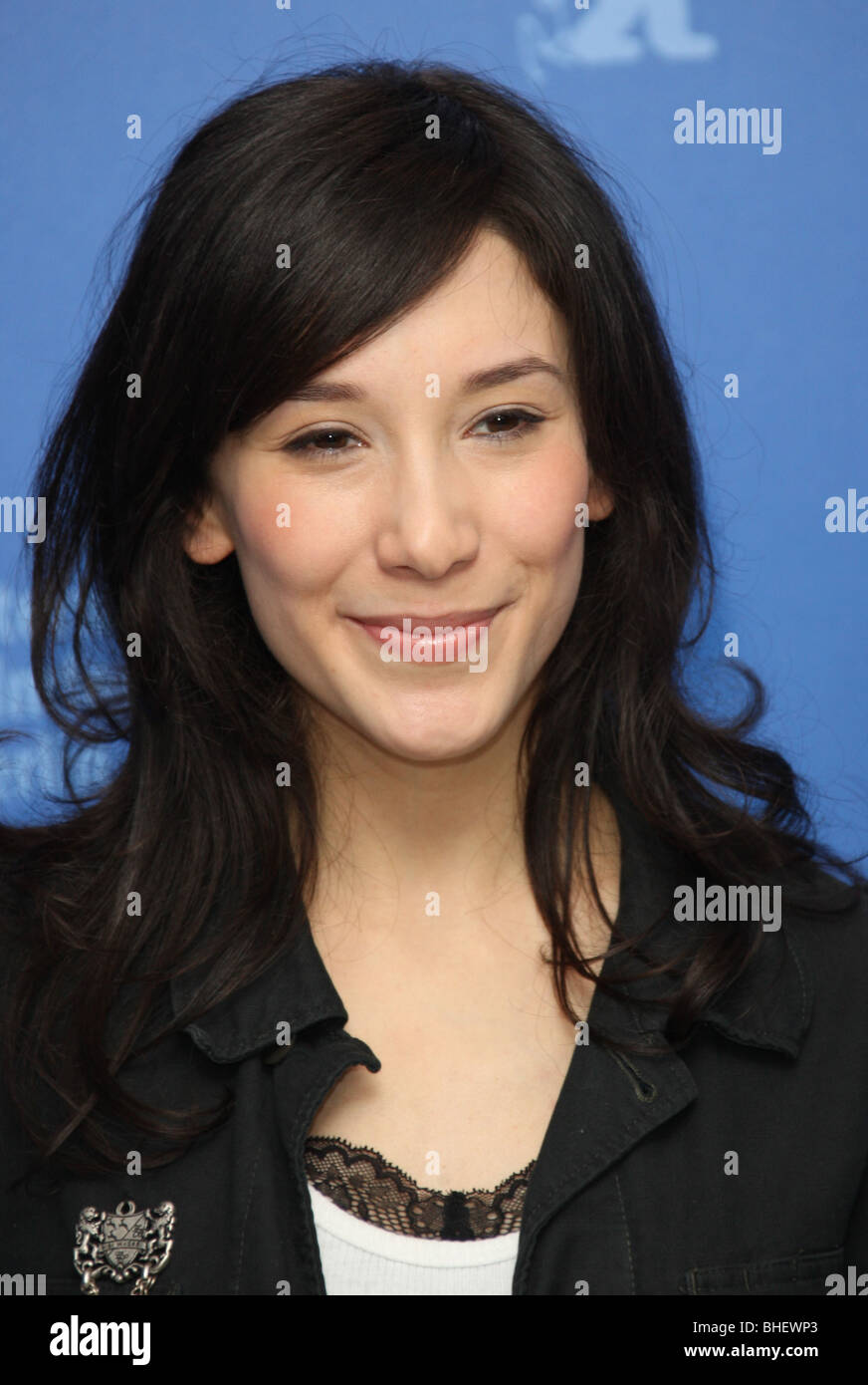SIBEL KEKILLI verlassen wir PHOTOCALL BERLIN FILM FESTIVAL 2010 die GRAND Hyatt Hotel POTSDAMER PLATZ BERLIN Deutschland 13 Februar Stockfoto