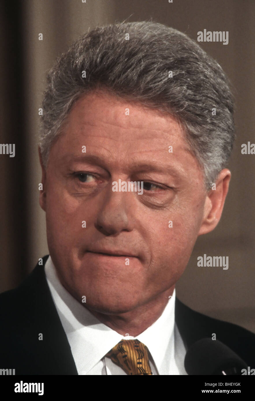 Präsident Bill Clinton während einer Pressekonferenz 19. März 1999 im Weißen Haus in Washington, DC. Stockfoto