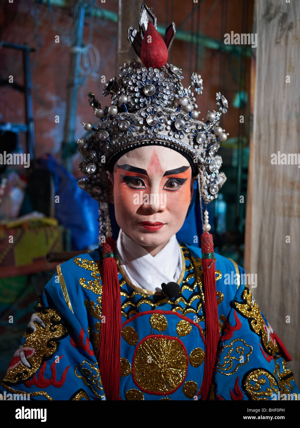 Chinesische Oper Schauspieler in bunten Trachten und Make up. Thailand-Südostasien Stockfoto
