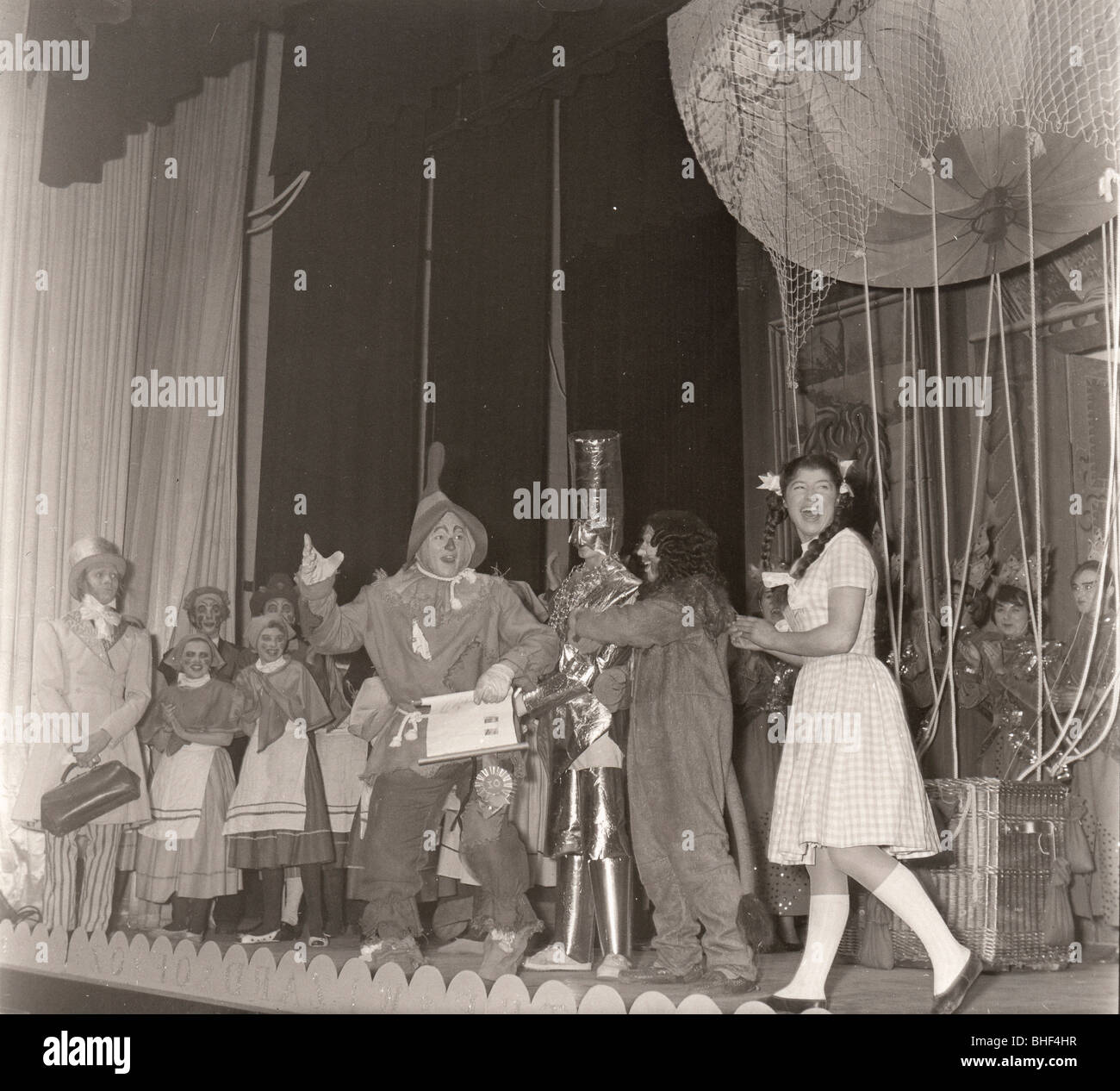 Szene aus einem rowntree Mitarbeiter Leistung Der Zauberer von Oz, 1966. Artist: Unbekannt Stockfoto