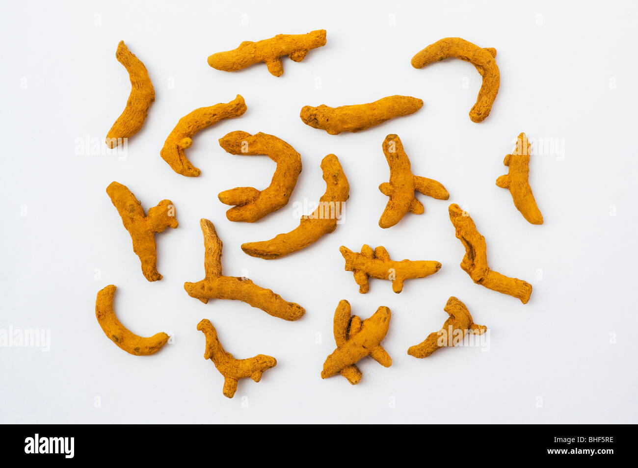 Getrocknetes Kurkuma Rhizome auf weißem Hintergrund Stockfoto