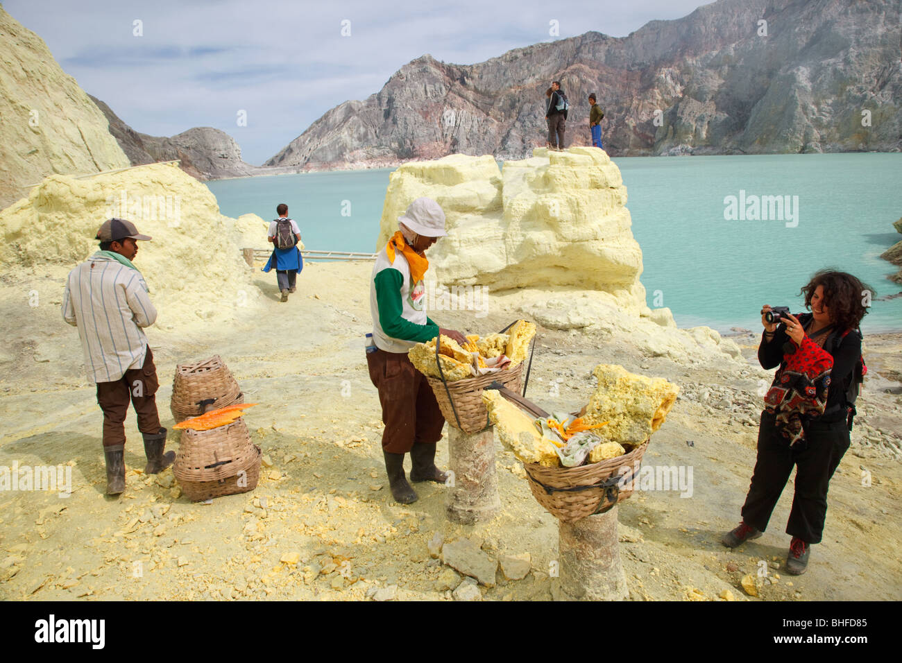 Kawah Ijen-Schwefel-See auf der Insel Java, Indonesien Stockfoto