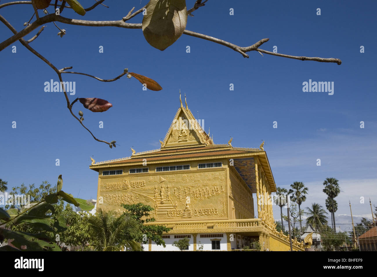 Buddhistische Tempel in der Sonne nördlich von Phnom Penh, Kambodscha, Asien Stockfoto