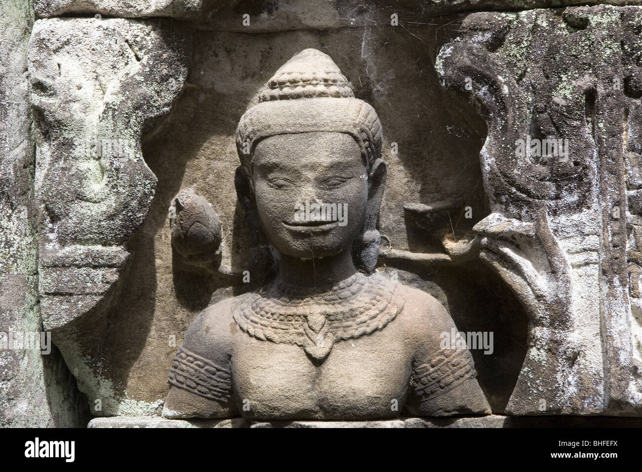 Buddhistische Steinfigur an der Bayon-Tempel in Angkor, Provinz Siem Reap, Kambodscha, Asien Stockfoto