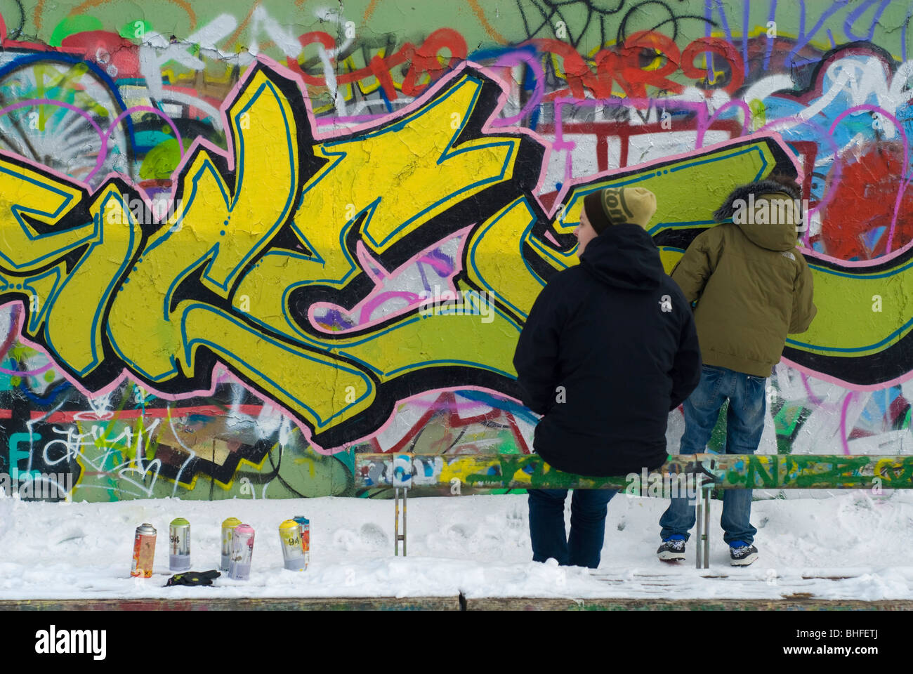 Malerei auf der Berliner Mauer Deutschland Europa Winter Stockfoto