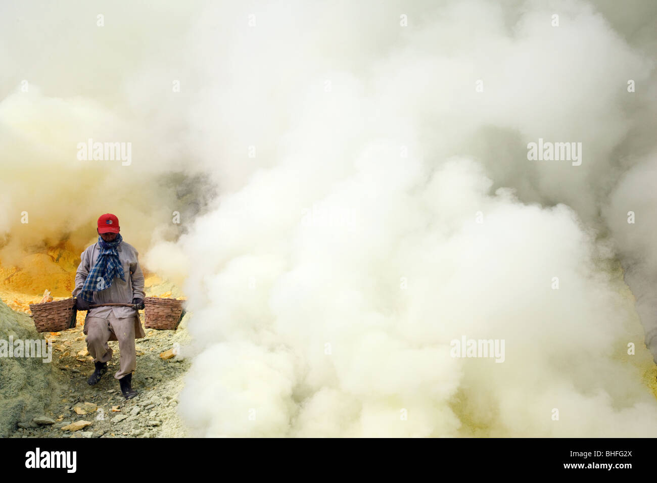 Kawah Ijen-Schwefel-See auf der Insel Java, Indonesien Stockfoto