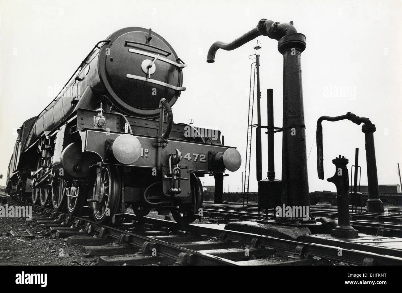 Flying Scotsman 60103 bei Doncaster MPD auf 6. April 1967, von Wassersäulen wo Züge Wasser Ausschreibungen aufgefüllt hatte. Stockfoto