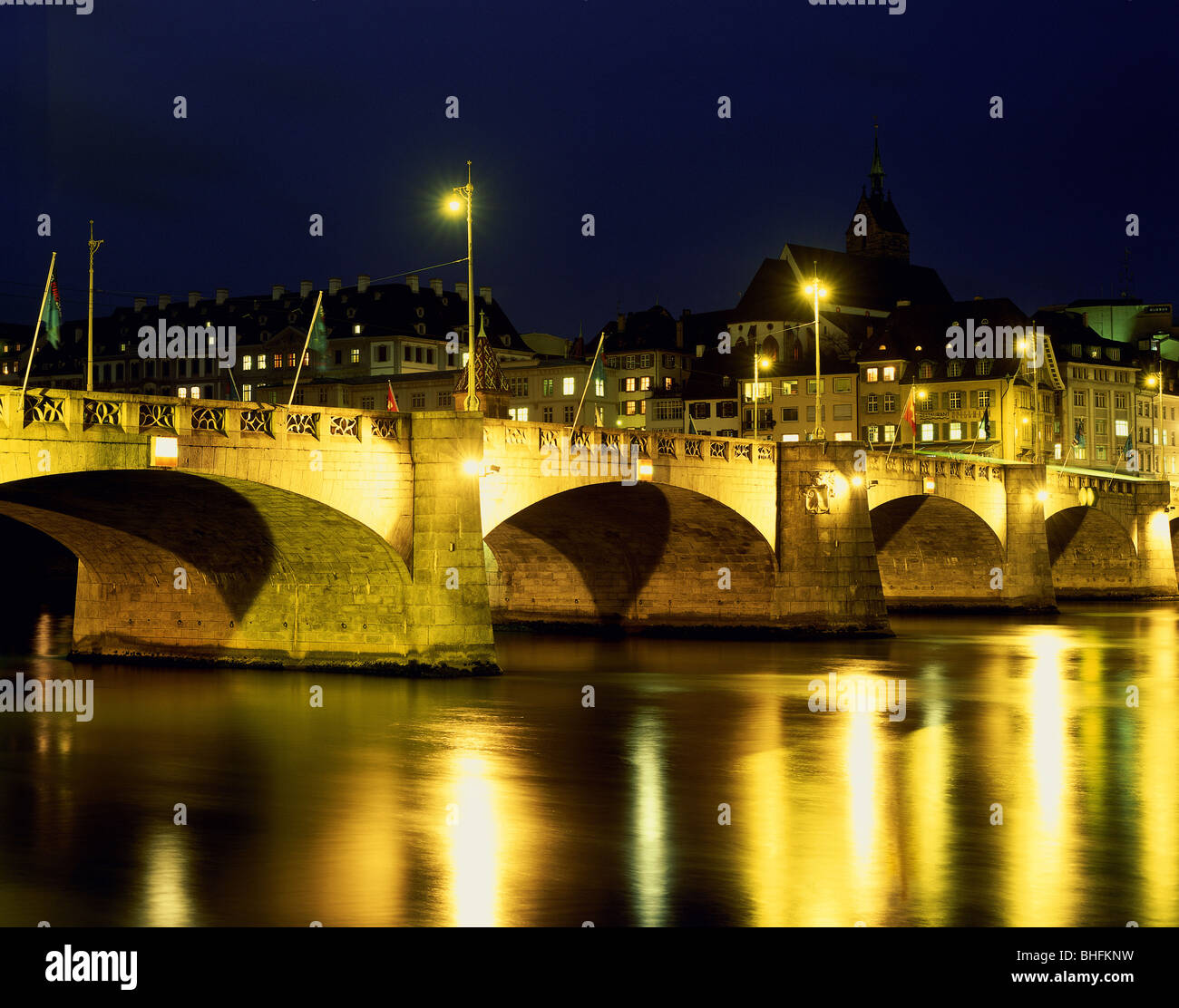 Geographie/Reisen, Schweiz, Basel-Stadt, Basel, Brücken, Mittlere Brücke, Nachtaufnahme, Additional-Rights - Clearance-Info - Not-Available Stockfoto