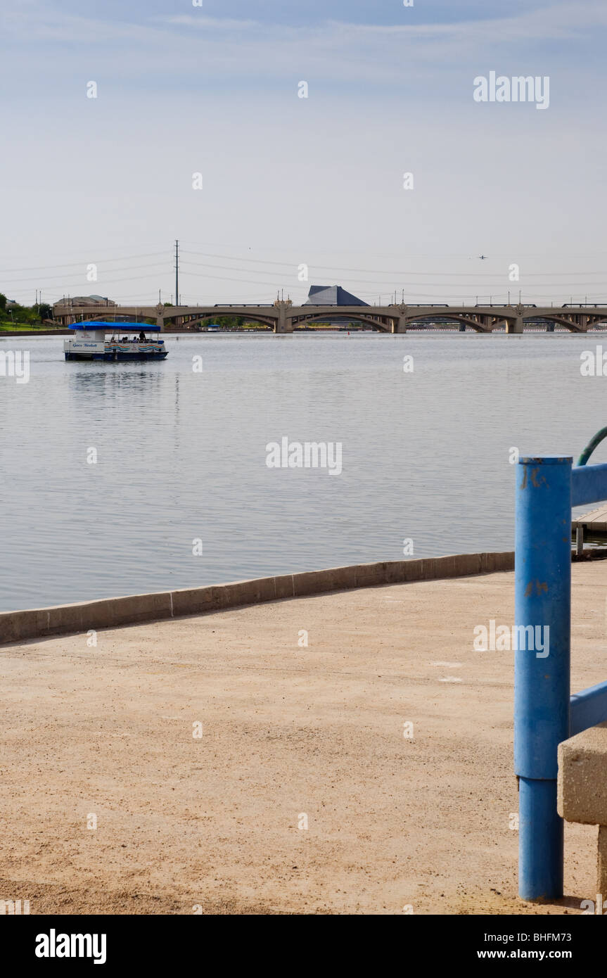 Ausflugsschiff auf Tempe Town Lake in Tempe, Arizona Stockfoto