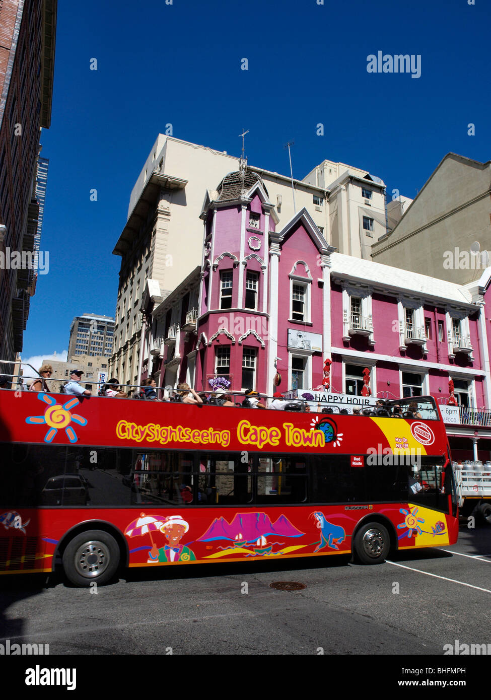 Red Line Bus und Jugendherberge Purple Turtle auf der Long Street in der Nähe von Green Market Square Kapstadt Western Cape Südafrika Stockfoto