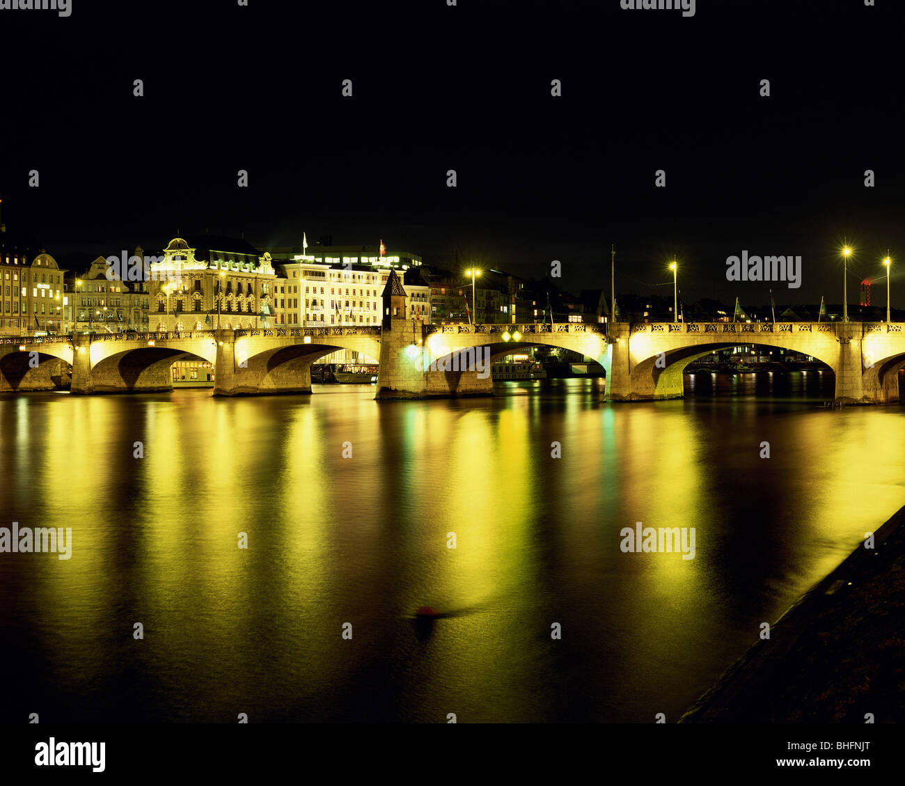 Geographie/Reisen, Schweiz, Basel-Stadt, Basel, Brücken, Mittlere Brücke, Nachtaufnahme, Additional-Rights - Clearance-Info - Not-Available Stockfoto