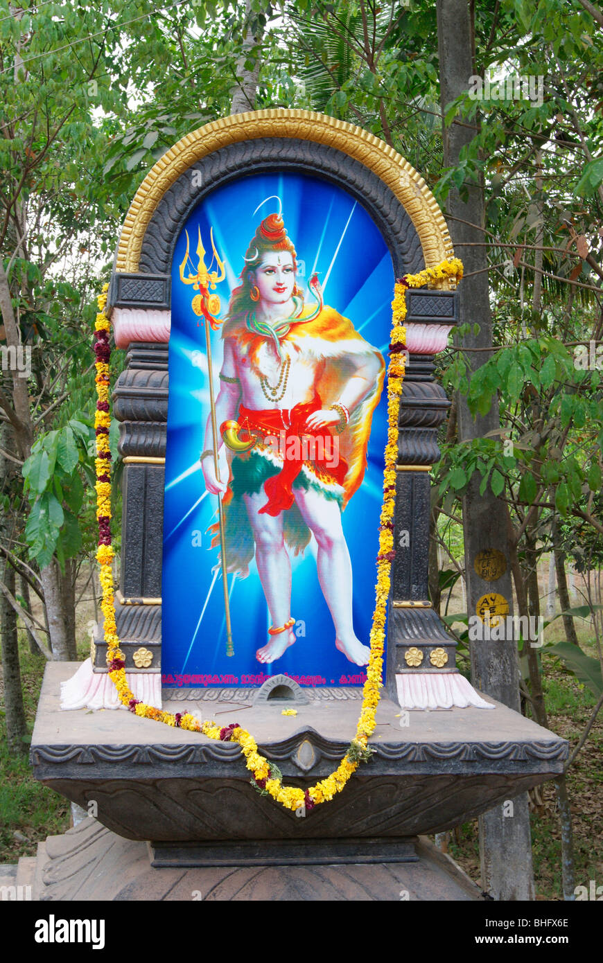 Mächtiger Gott Shiva Tempel Eingang Mandapamm in Kerala Stockfoto