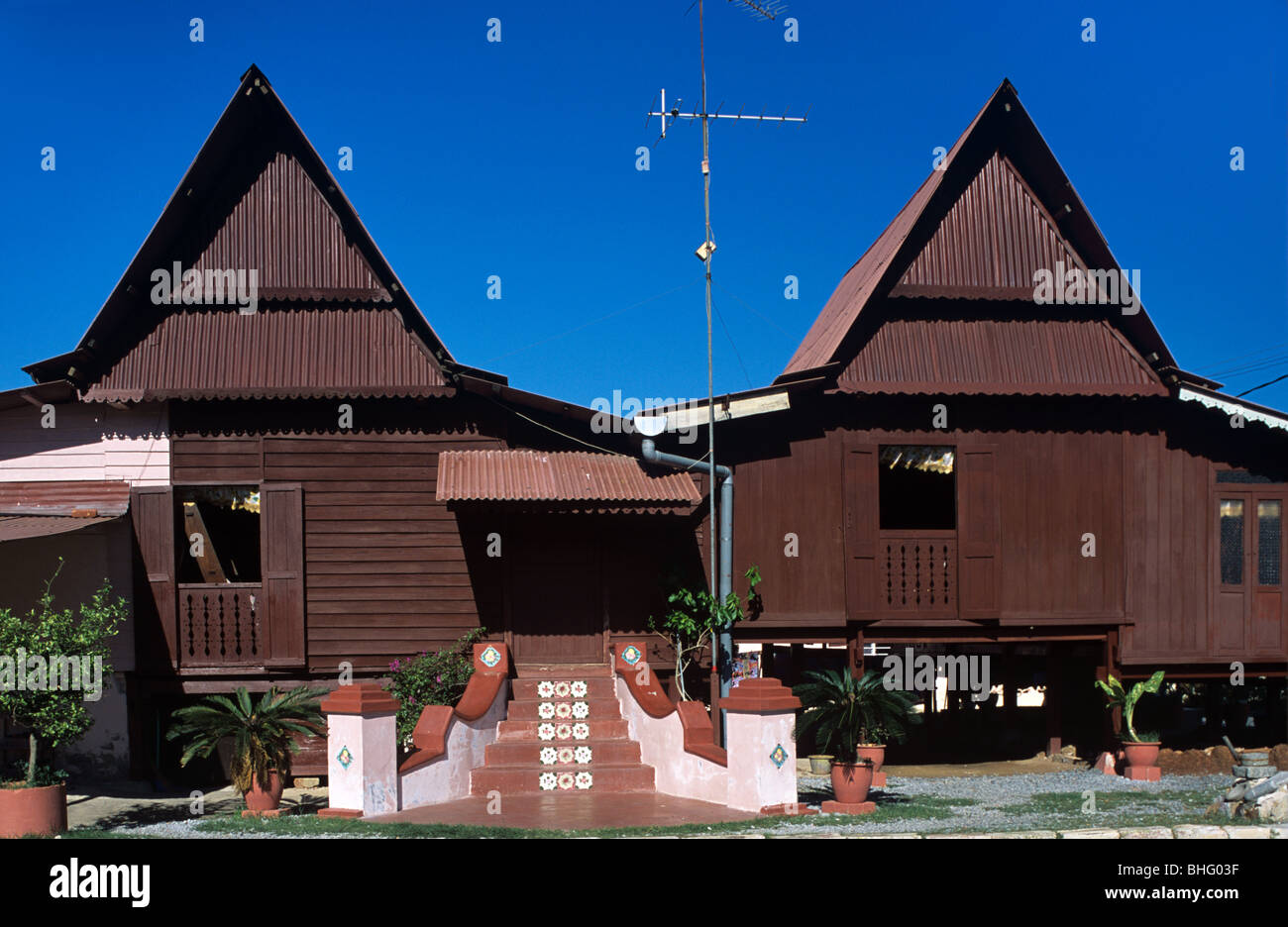 Traditionelles Holz- oder Holzhaus Malay Malacca oder Melaka House, Kampung Morten Village, Melaka oder Malacca City, Malaysia Stockfoto