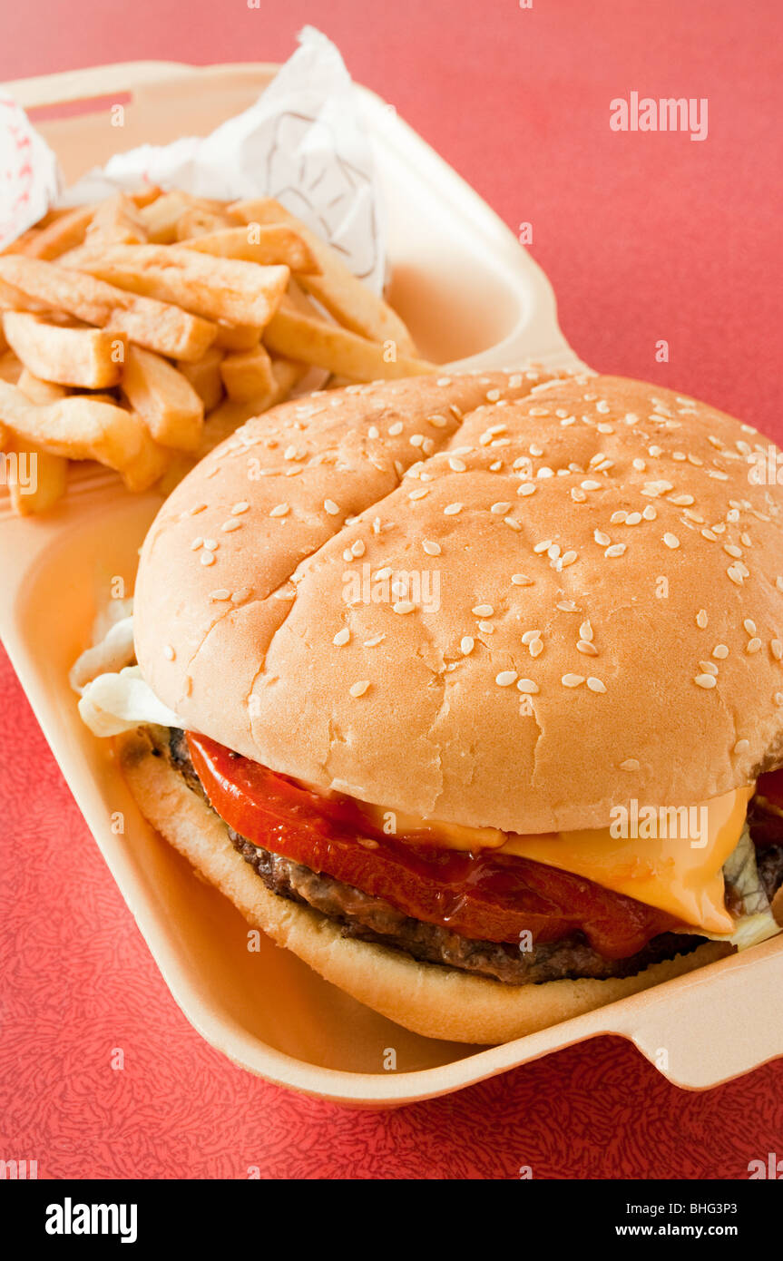 Burger und Pommes frites Stockfoto