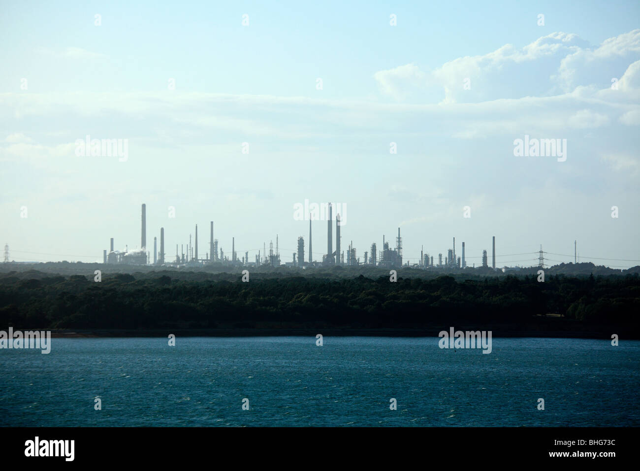 Southampton Wasser und Fawley Ölraffinerie Stockfoto