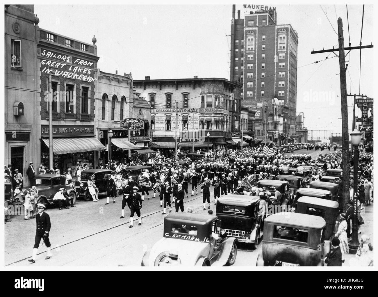 Die Great Lakes Militärkapelle auf der Parade in Waukegan, Illinois, USA, 1920. Künstler: Ekmark Foto Stockfoto