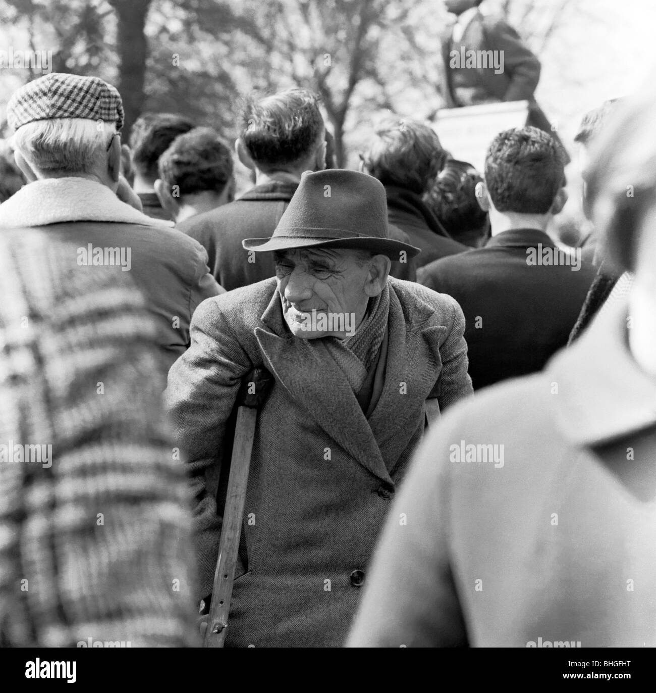 Ein Gesicht in der Menge, des Sprechers Ecke Hyde Park, London Ende der 1960er Jahre SCO 6086 Stockfoto
