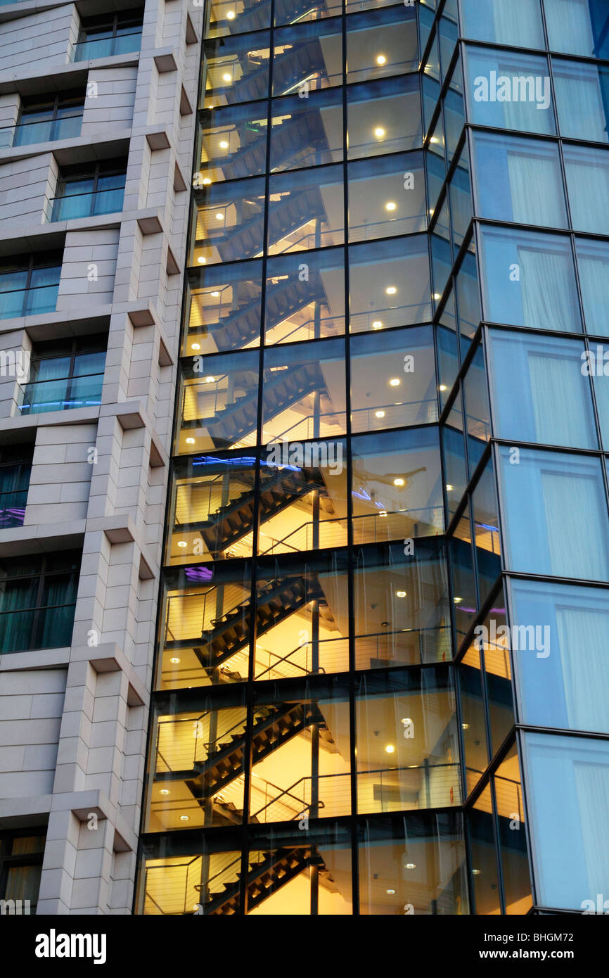 Endlose Treppe, Park Plaza County Hall Hotel, London Stockfoto