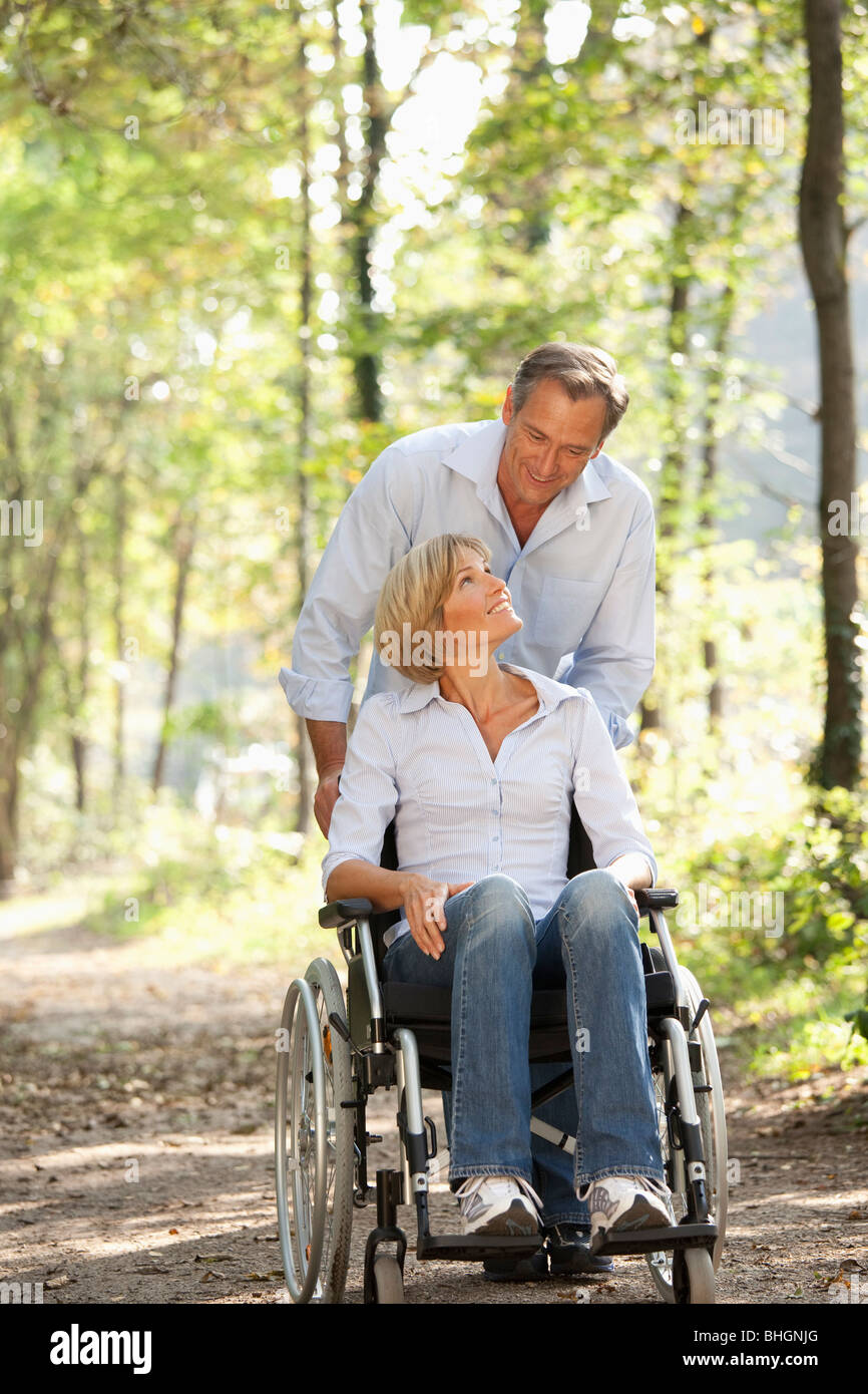 Frau sucht mann im rollstuhl