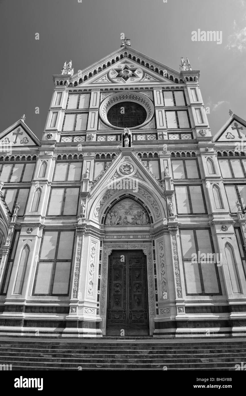 Die Basilika von Santa Croce, Grabstätte von vielen berühmten und historischen italienischen Malern und Künstlern Komponisten und Erfinder Stockfoto