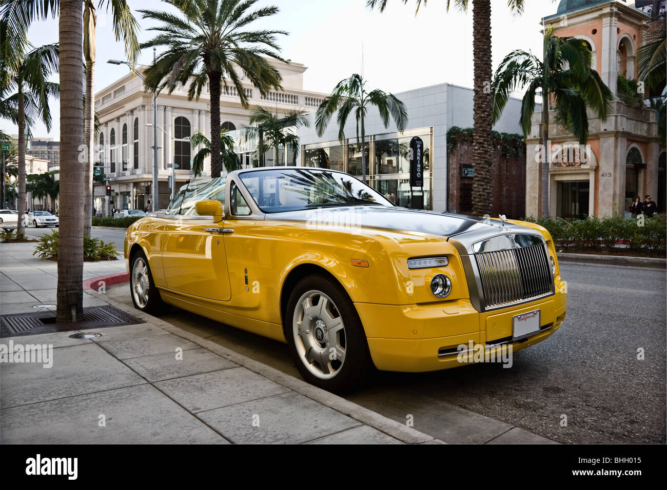 Gelbe Banane Rolls Royce Cabrio Stockfoto