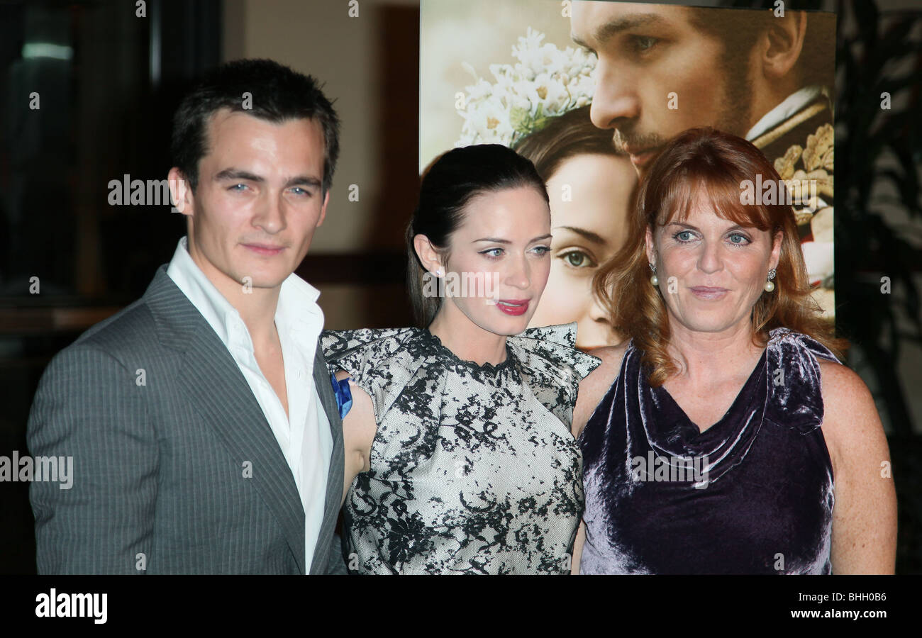 RUPERT FRIEND EMILY BLUNT SARAH FERGUSON die junge VICTORIA US-PREMIERE LOS ANGELES CA USA 3. Dezember 2009 Stockfoto