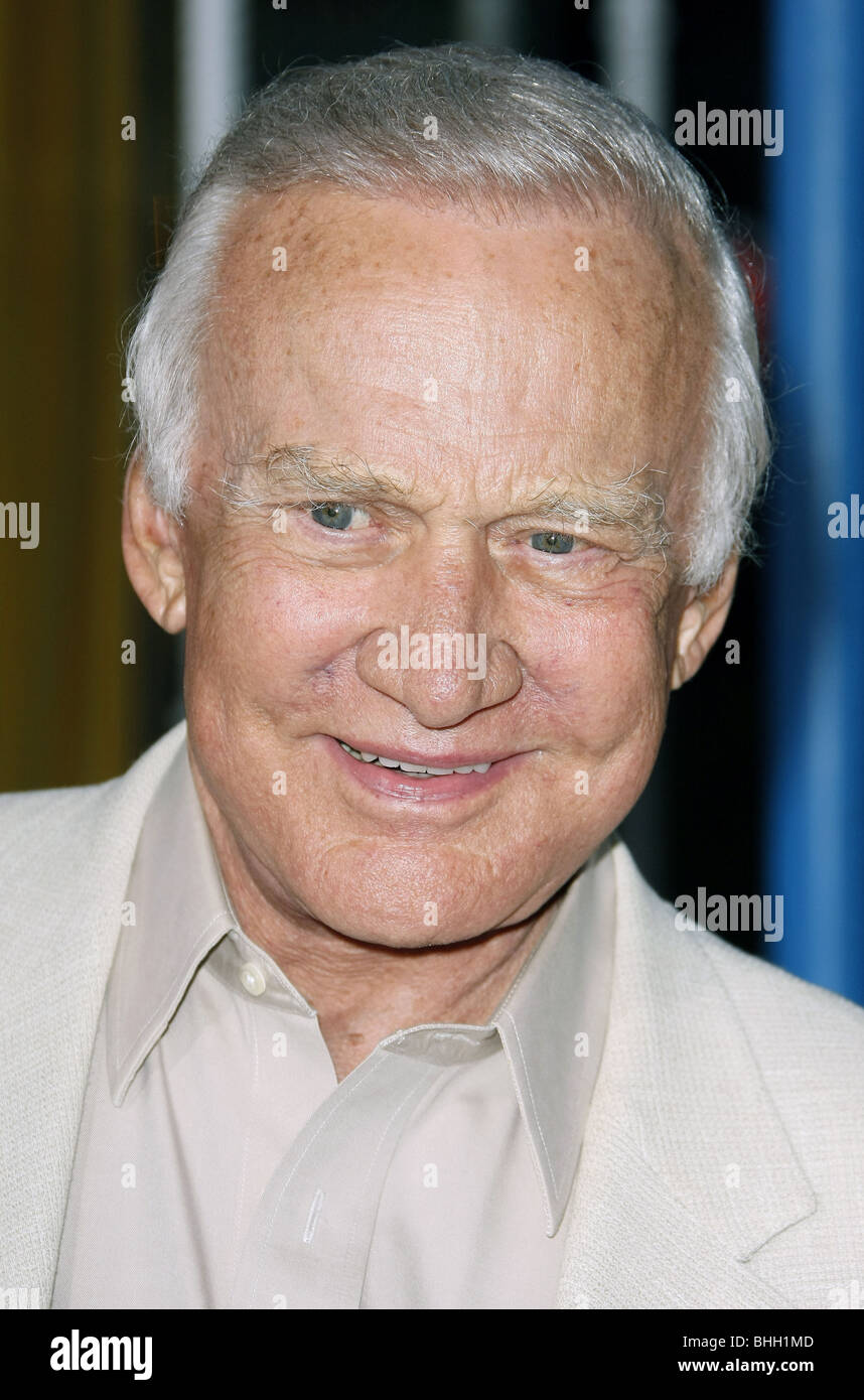BUZZ ALDRIN VICKY CRISTINA BARCELONA FILM PREMIERE LOS ANGELES CA USA 4. August 2008 Stockfoto