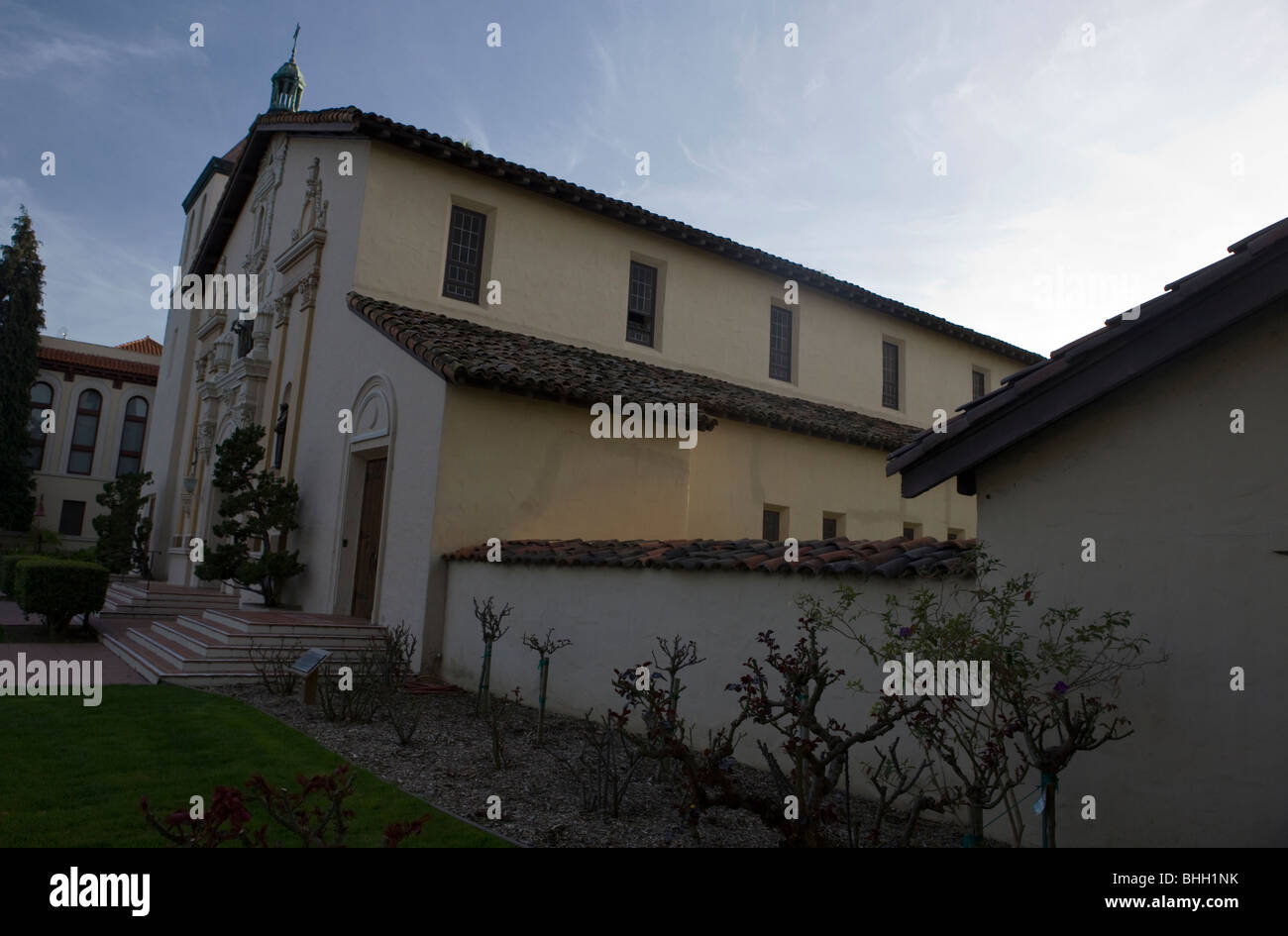 Mission Santa Clara de Asís, Missionskirche bei Sonnenuntergang, Santa Clara University, Santa Clara, Kalifornien, Vereinigte Staaten von Amerika. Stockfoto