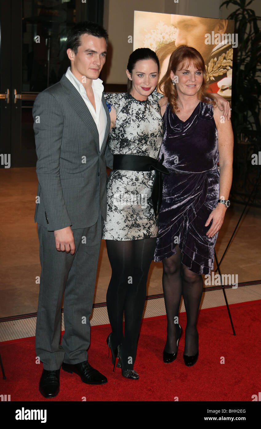 RUPERT FRIEND EMILY BLUNT SARAH FERGUSON die junge VICTORIA US-PREMIERE LOS ANGELES CA USA 3. Dezember 2009 Stockfoto