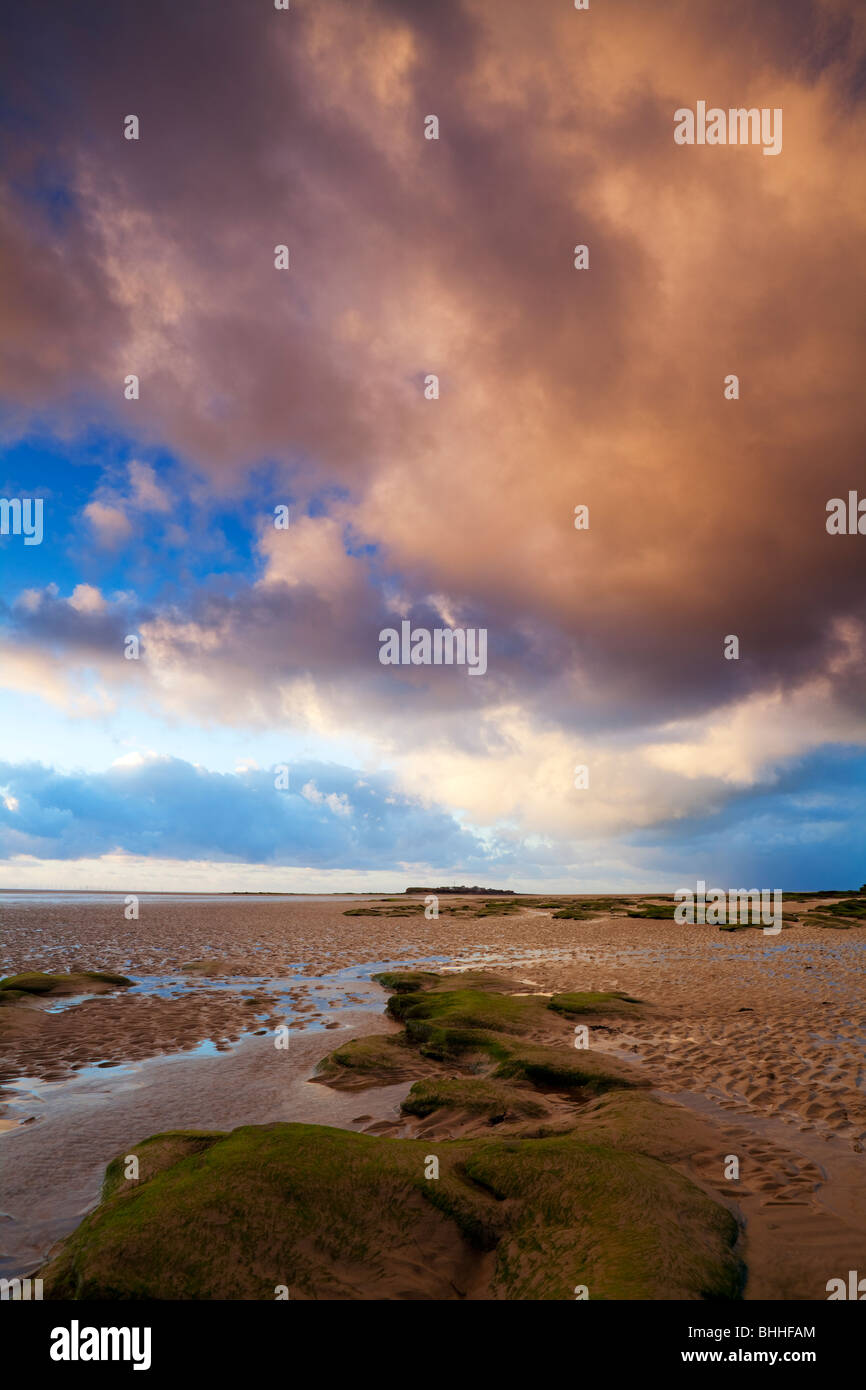 Horizontale Foto von Ebbe am Hilbre Insel West Kirby, die szenische Stadt an den Fluss Dee Stockfoto
