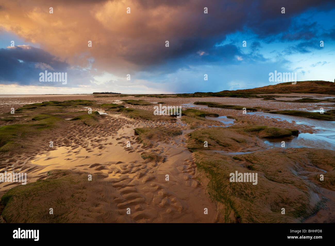 Horizontale Foto von Ebbe am Hilbre Insel West Kirby, die szenische Stadt an den Fluss Dee Stockfoto