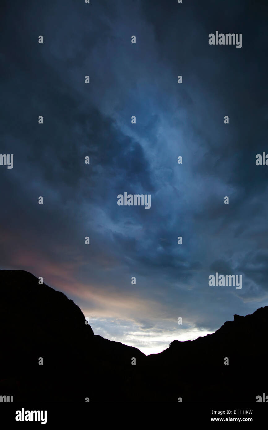 Gewitterwolken über Berge Guadalupe National Park in Texas USA Stockfoto