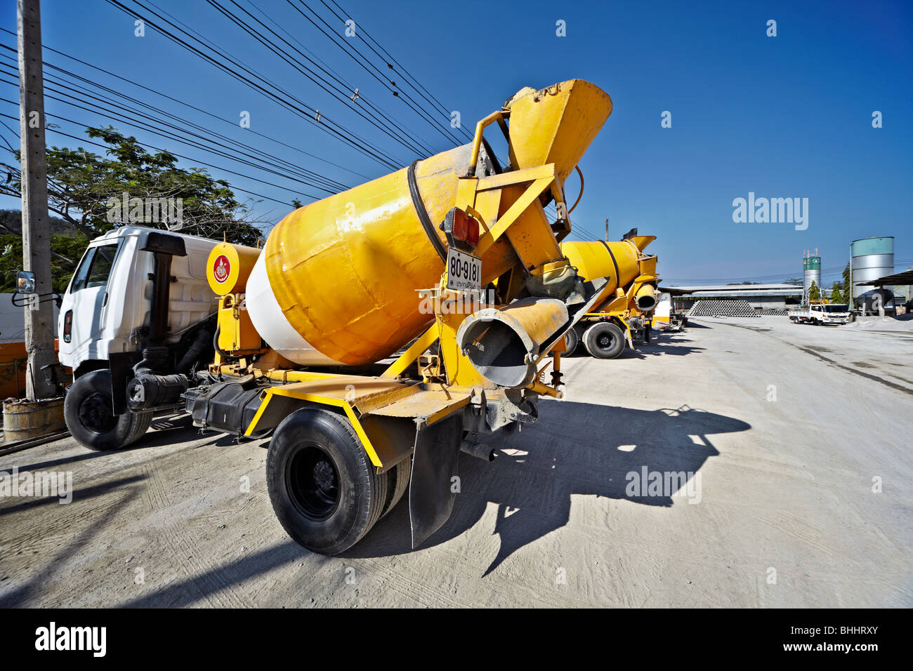 Zementmischwagen in einer Produktionsanlage in Thailand, S. E. Asia Stockfoto