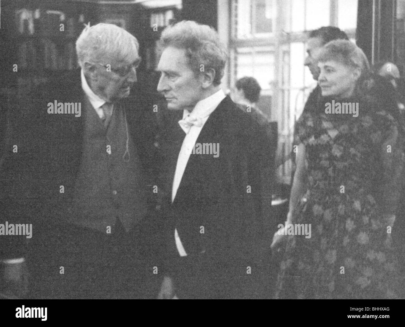 Percy Grainger und Ralph Vaughan Williams, Cecil Sharp House, London, 1958. Künstler: Eddis Thomas Stockfoto
