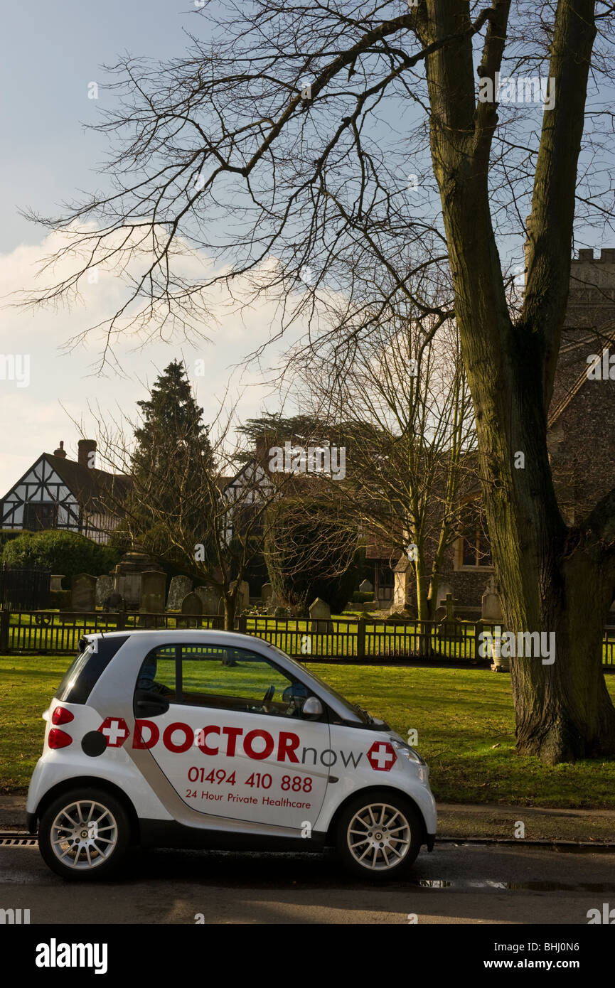 Des Arztes Auto smart Fortwo geparkt in Beaconsfield, Buckinghamshire UK Stockfoto