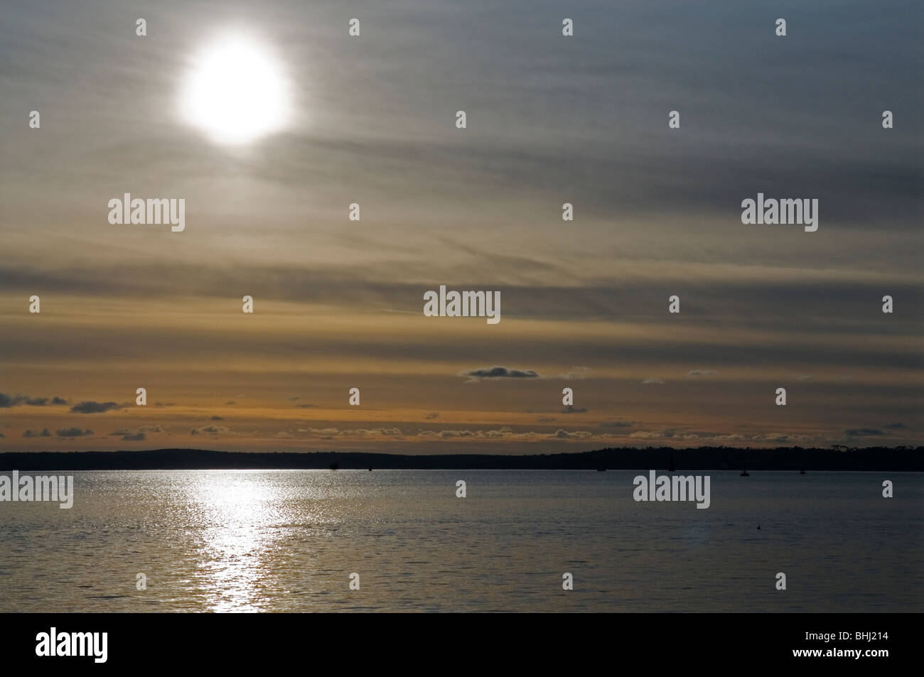 Blick von der Fähre über St. Maves nach Falmouth bei Sonnenuntergang, Cornwall England UK Stockfoto