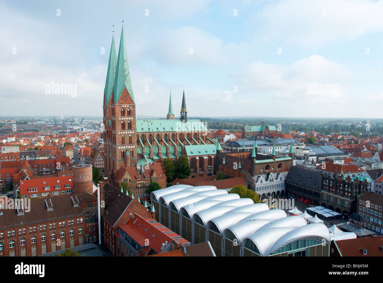 Blick auf die Stadt mit der Marienkirche, Lübeck, Schleswig-Holstein, Deutschland Stockfoto