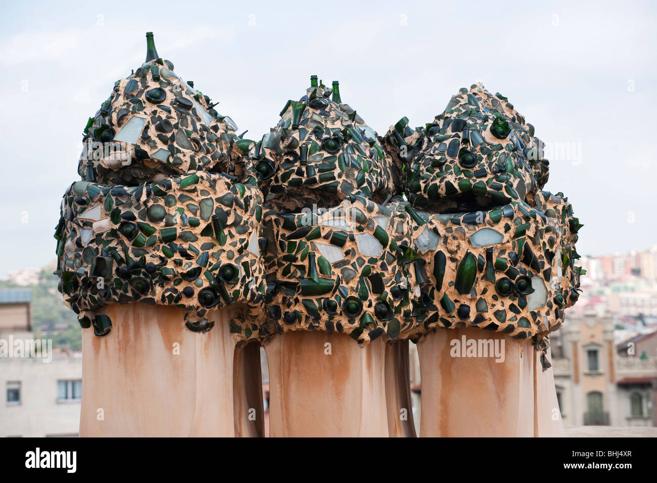 Belüftung Türme auf dem Dach des Casa Milà oder La Pedrera, Barcelona, Spanien Stockfoto