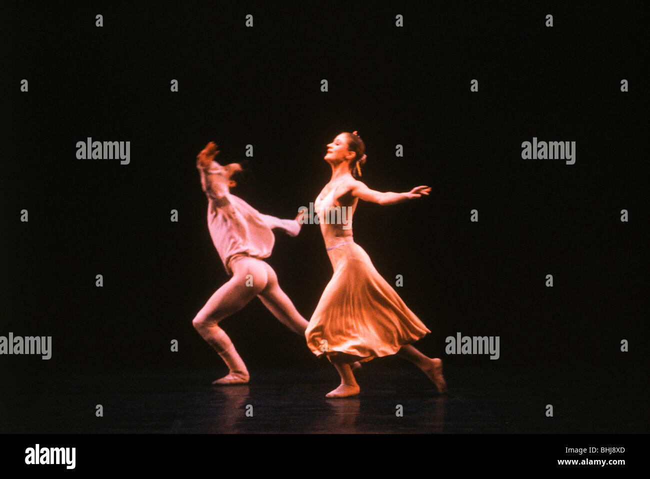 Ballett der Staatsoper Stockholm Sinfonietta von Jiri Kylian durchführen Stockfoto