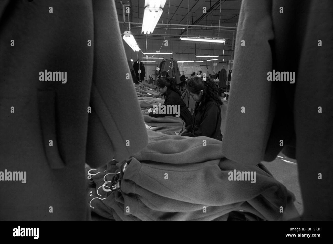 INCALPACA FABRIK, WO SIE KLEIDUNG AUS VICUÑA-WOLLE, AREQUIPA, PERU MACHEN  Stockfotografie - Alamy