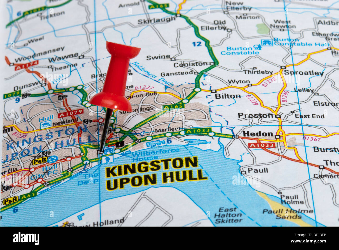 rote Karte Pin im Fahrplan auf der Stadt von Kingston upon Hull Stockfoto