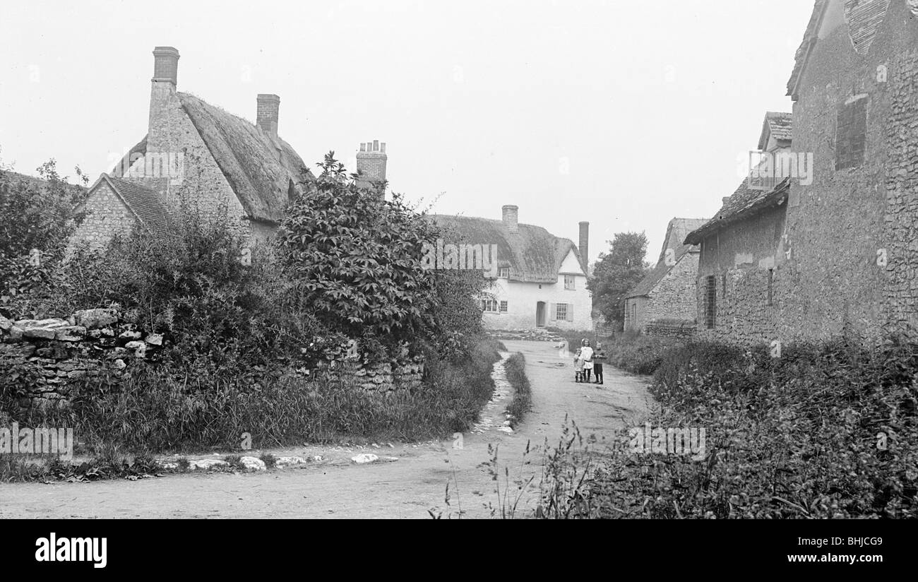 Blick auf die Dorfstraße, South Hinksey, Oxfordshire, c1860-c1922. Künstler: Henry Verspottung Stockfoto