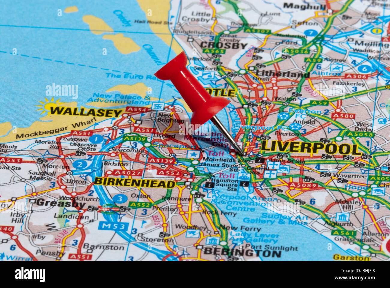 rote Karte Pin im Fahrplan auf der Stadt von Liverpool Stockfoto