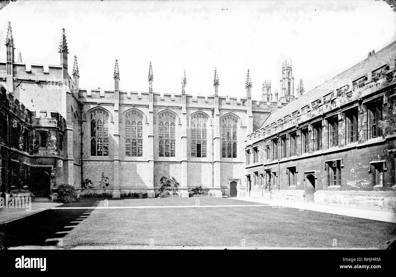 All Souls College, vorderen Quad, Kapelle, Oxford, Oxfordshire, 1875.  Künstler: Henry Verspottung Stockfoto